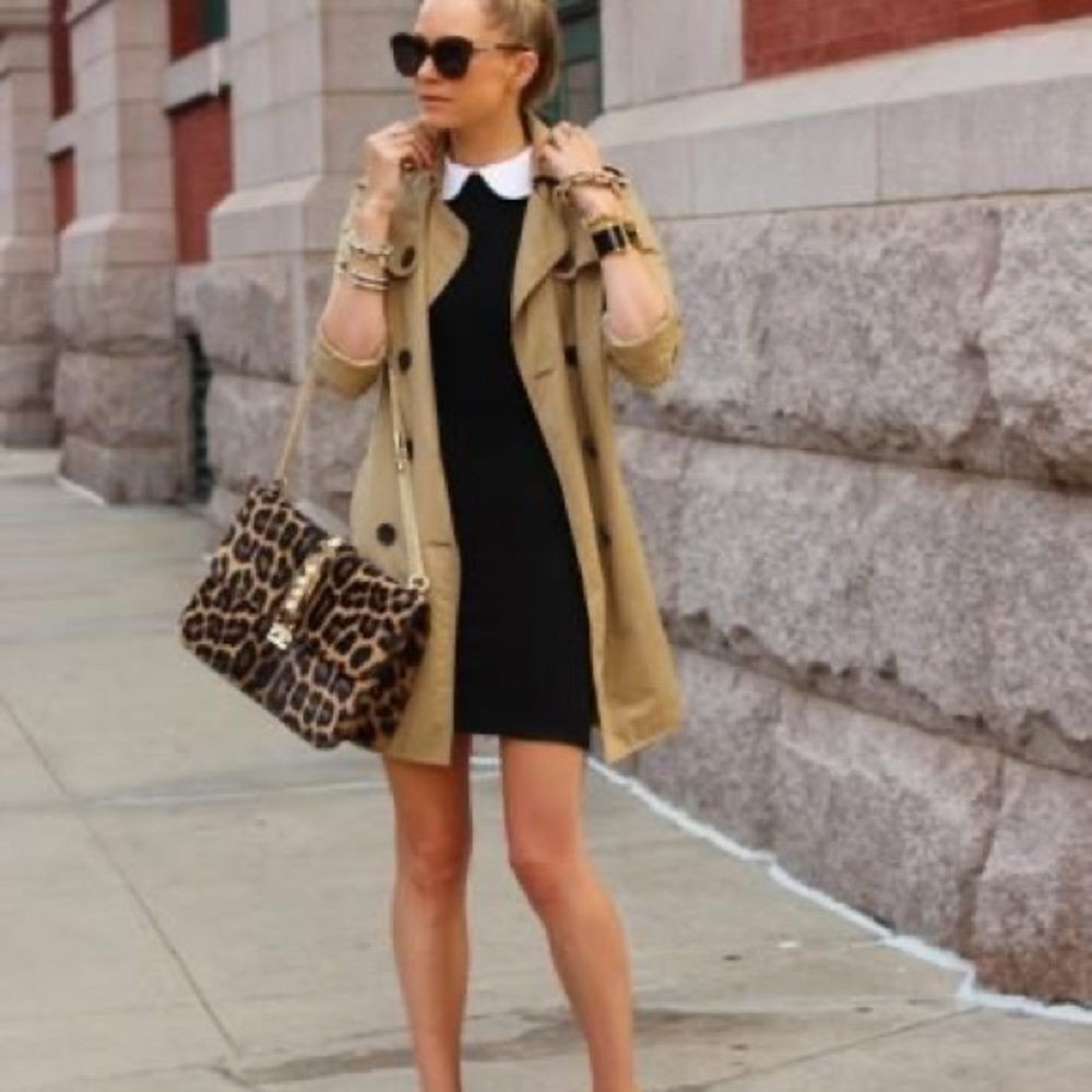 Banana Republic khaki belted trenchcoat